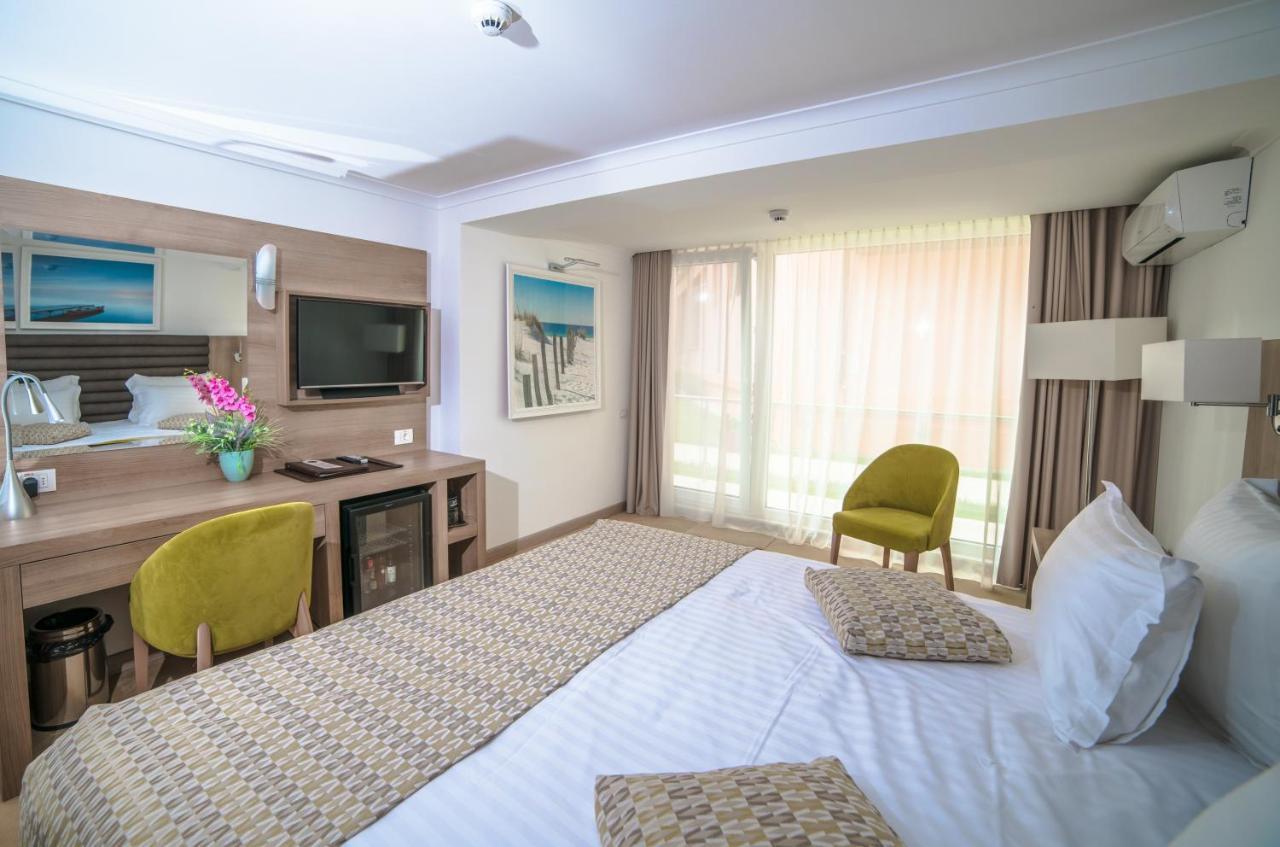 Hotel Saturn Extérieur photo