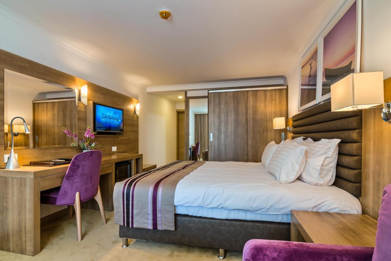 Hotel Saturn Extérieur photo