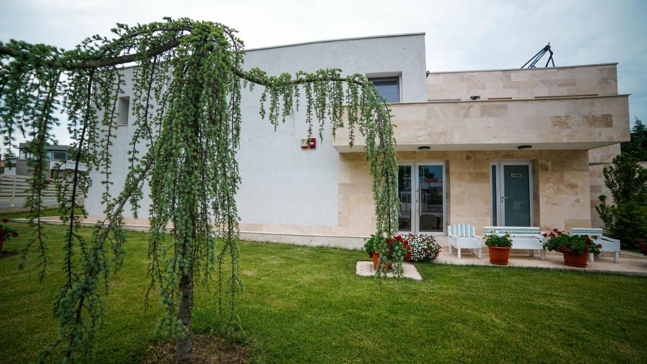 Hotel Saturn Extérieur photo