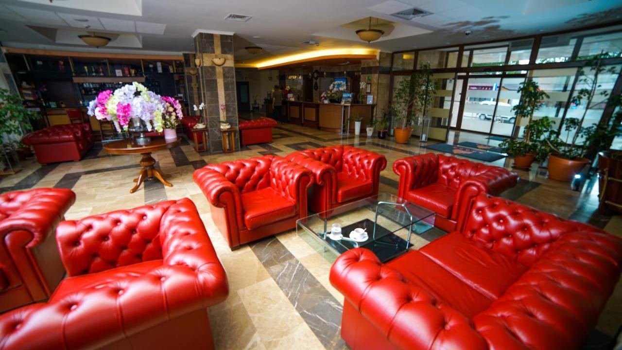 Hotel Saturn Extérieur photo