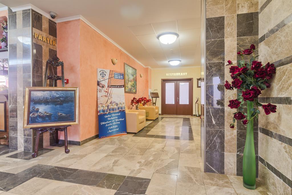 Hotel Saturn Extérieur photo