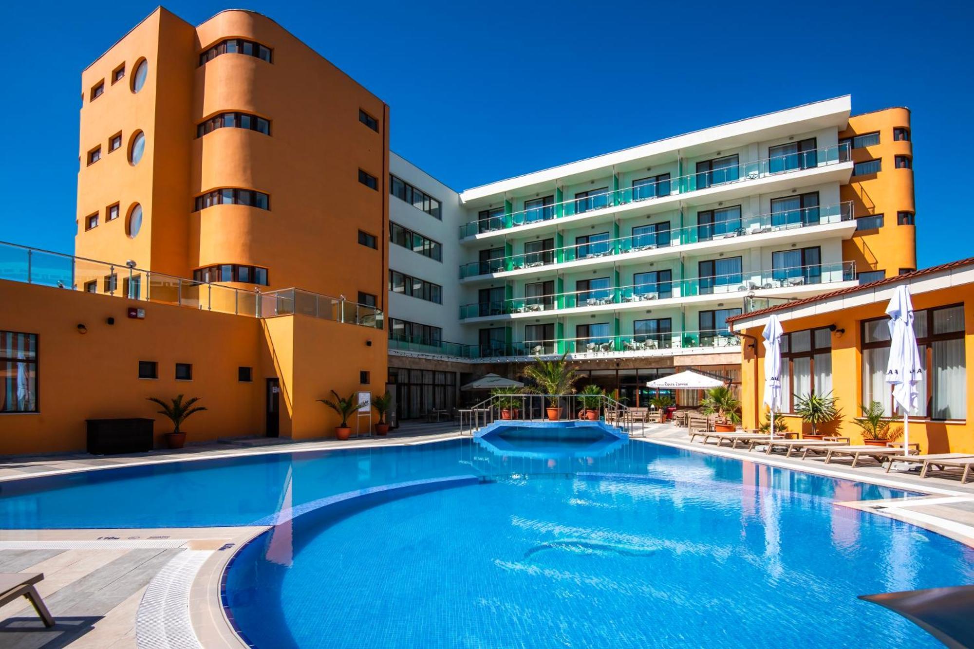 Hotel Saturn Extérieur photo