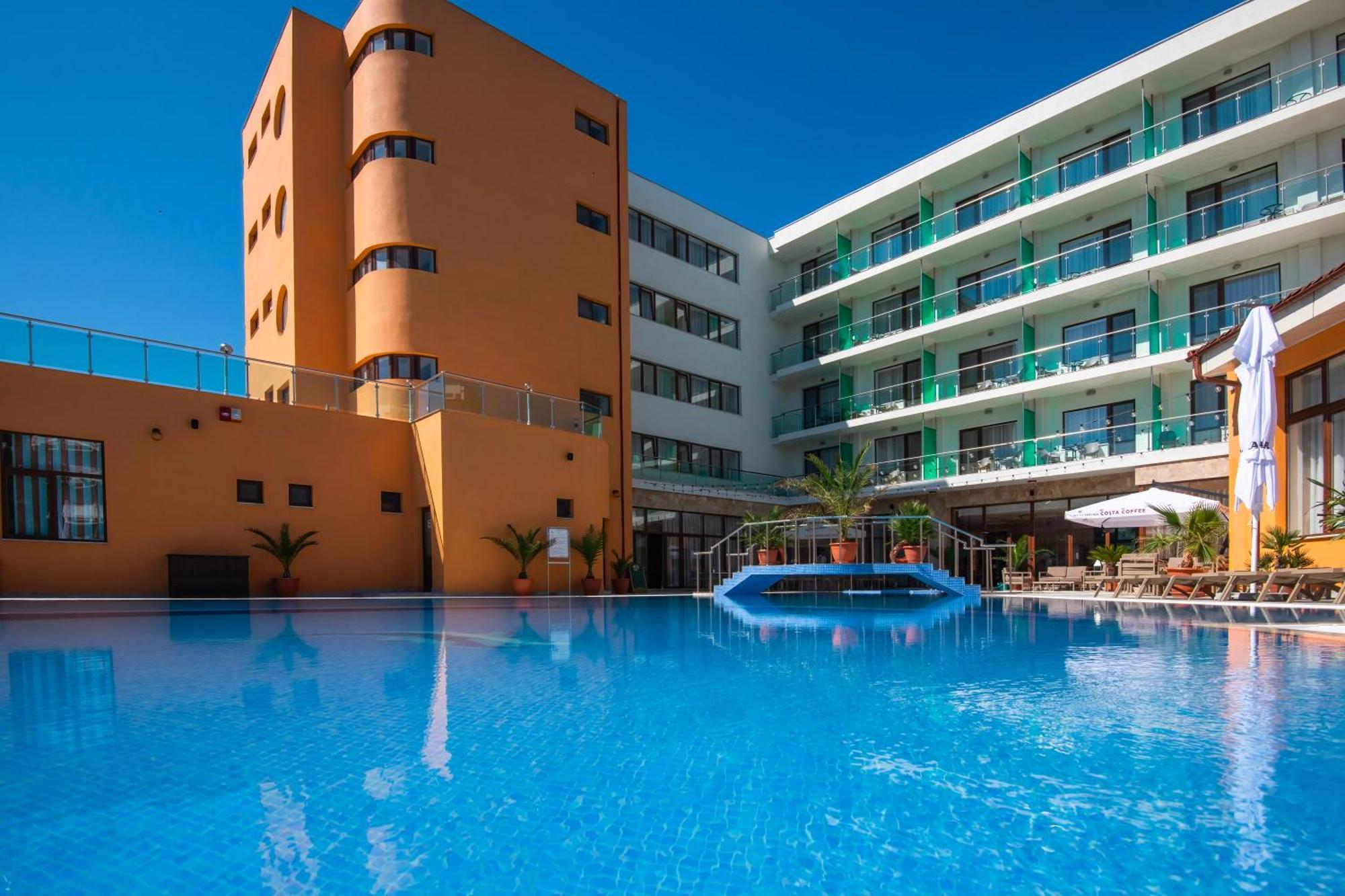 Hotel Saturn Extérieur photo