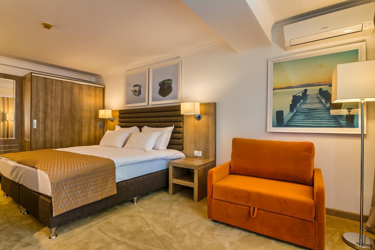 Hotel Saturn Extérieur photo