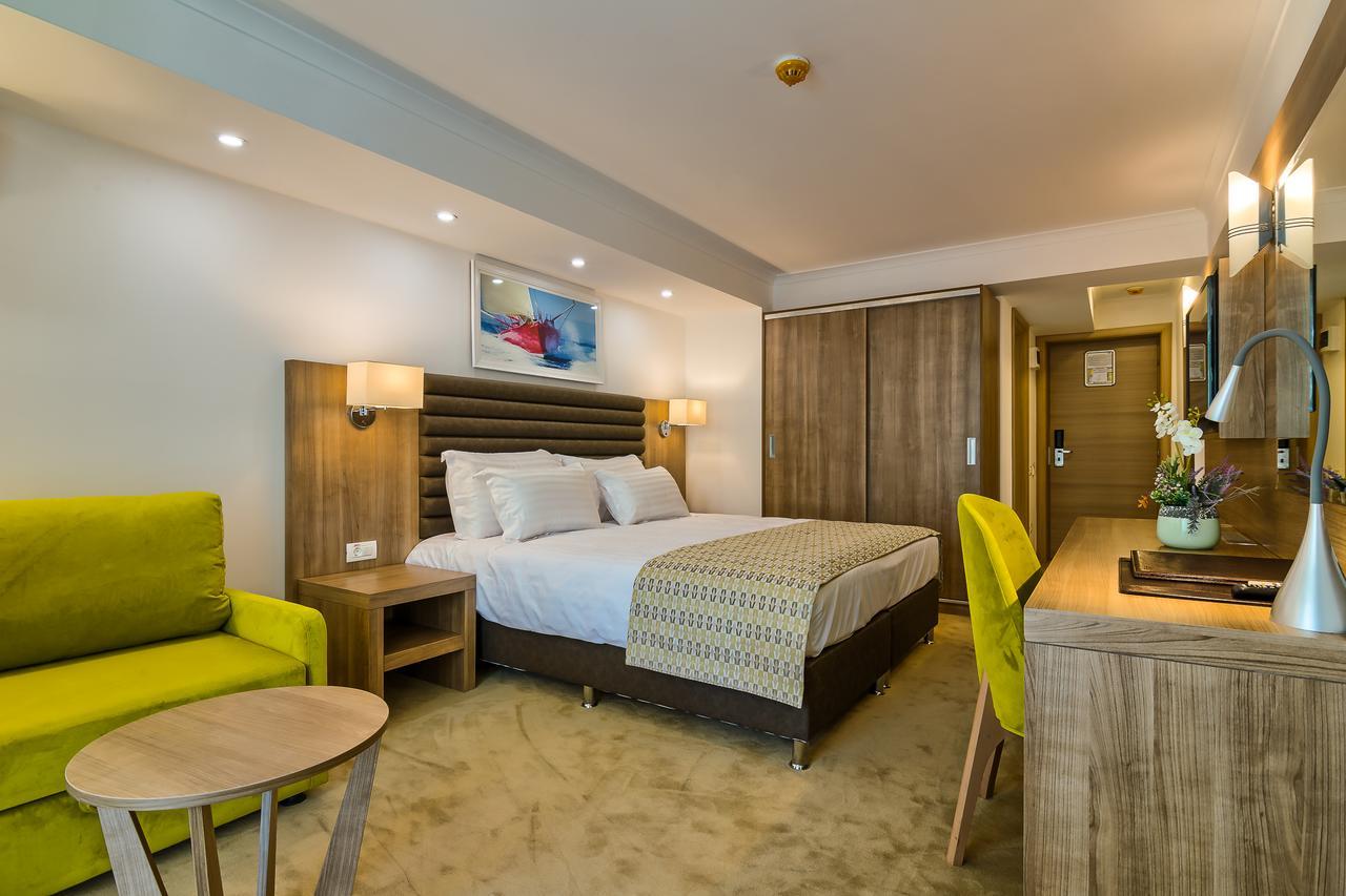 Hotel Saturn Extérieur photo
