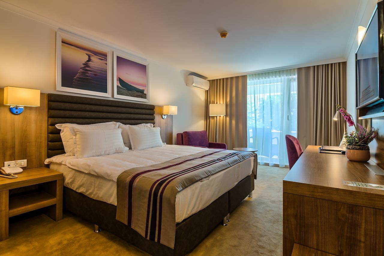 Hotel Saturn Extérieur photo